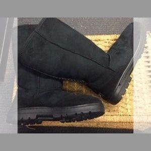 UGGS TALL BLACK WOMEN SZ 11